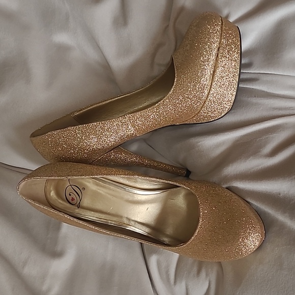 Elegant Gold Glitter Platform High Heels - Picture 5 of 6